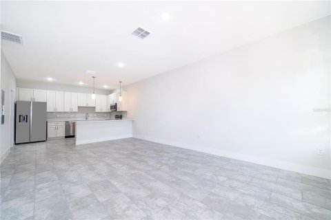 Casa en alquiler en Kissimmee, Florida, 3 dormitorios, 128.3 m2 № 2231839 - foto 8