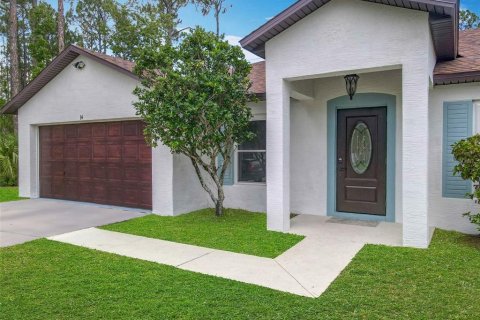House in Palm Coast, Florida 3 bedrooms, 151.62 sq.m. № 1758239 - photo 1