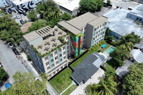 Propiedad comercial en venta en Miami, Florida, 308.34 m2 № 1961849 - foto 4