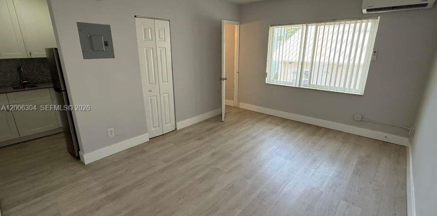 Estudio en South Miami, Florida № 2070285
