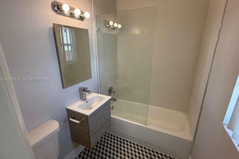 Apartamento en alquiler en South Miami, Florida, 31.59 m2 № 2070285 - foto 3