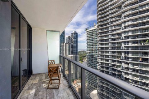 Condominio en alquiler en Miami, Florida, 1 dormitorio, 70.51 m2 № 1950362 - foto 14