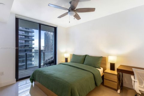 Condominio en alquiler en Miami, Florida, 1 dormitorio, 70.51 m2 № 1950362 - foto 10