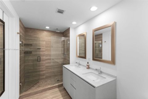 Condominio en alquiler en Miami, Florida, 1 dormitorio, 70.51 m2 № 1950362 - foto 12