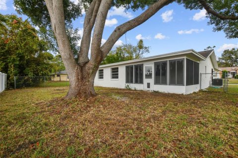House in Hudson, Florida 3 bedrooms, 139.35 sq.m. № 1722988 - photo 8