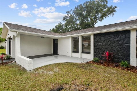 House in Hudson, Florida 3 bedrooms, 139.35 sq.m. № 1722988 - photo 6