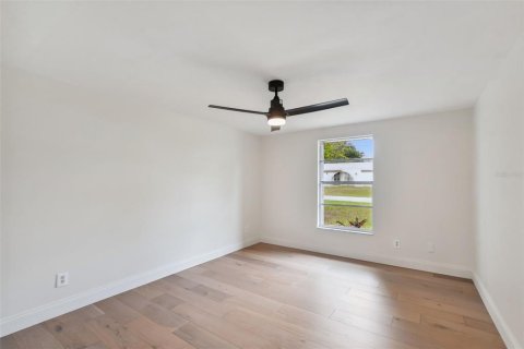 House in Hudson, Florida 3 bedrooms, 139.35 sq.m. № 1722988 - photo 15