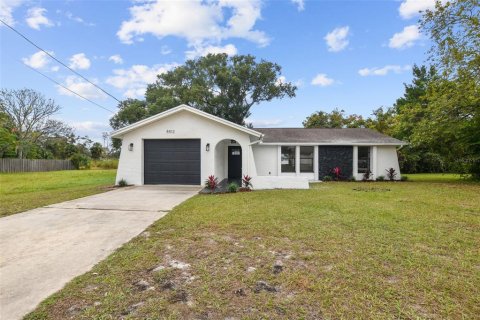 House in Hudson, Florida 3 bedrooms, 139.35 sq.m. № 1722988 - photo 1