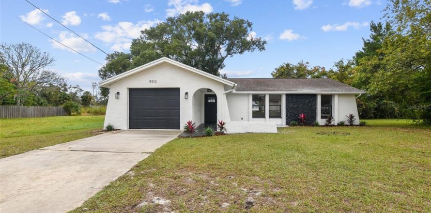 House in Hudson, Florida 3 bedrooms, 139.35 sq.m. № 1722988