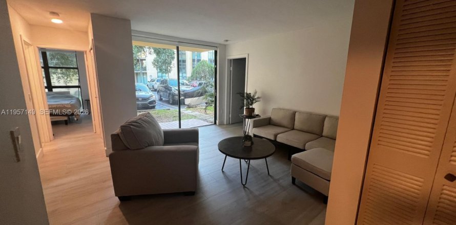 Condominio en Miami, Florida, 2 dormitorios  № 2011208