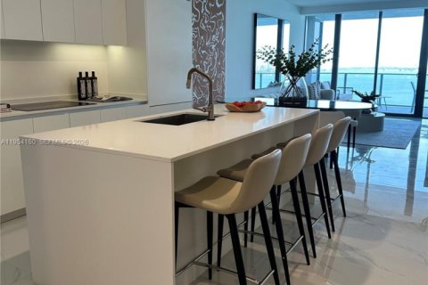 Condominio en alquiler en Miami, Florida, 2 dormitorios, 141.95 m2 № 2010094 - foto 9
