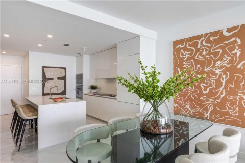 Condominio en alquiler en Miami, Florida, 2 dormitorios, 141.95 m2 № 2010094 - foto 7