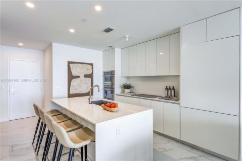 Condominio en alquiler en Miami, Florida, 2 dormitorios, 141.95 m2 № 2010094 - foto 12