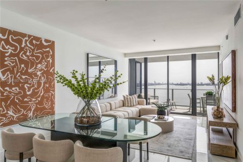 Condominio en alquiler en Miami, Florida, 2 dormitorios, 141.95 m2 № 2010094 - foto 6