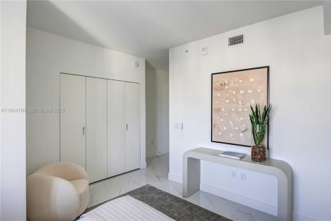 Condominio en alquiler en Miami, Florida, 2 dormitorios, 141.95 m2 № 2010094 - foto 22
