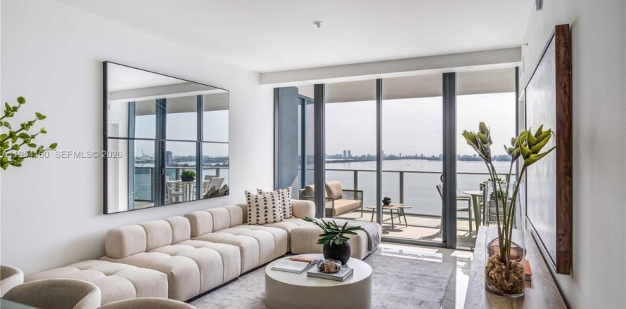 Condominio en Miami, Florida, 2 dormitorios  № 2010094