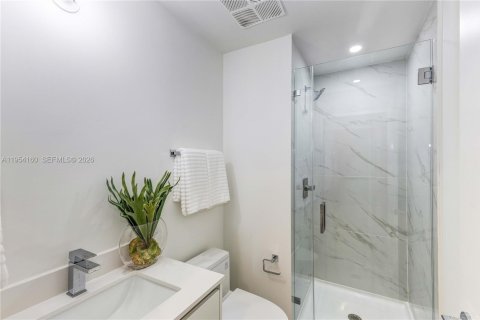 Condominio en alquiler en Miami, Florida, 2 dormitorios, 141.95 m2 № 2010094 - foto 20