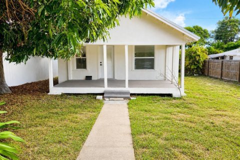 House in West Palm Beach, Florida 2 bedrooms, 79.15 sq.m. № 2254577