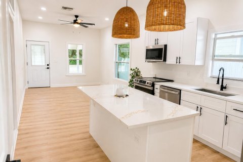 Casa en venta en West Palm Beach, Florida, 2 dormitorios, 79.15 m2 № 2254577 - foto 4