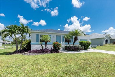 House in Englewood, Florida 3 bedrooms, 79.71 sq.m. № 1879095 - photo 2