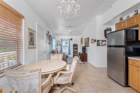 House in Englewood, Florida 3 bedrooms, 79.71 sq.m. № 1879095 - photo 13