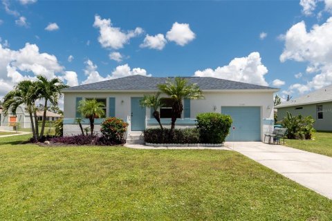 House in Englewood, Florida 3 bedrooms, 79.71 sq.m. № 1879095 - photo 1