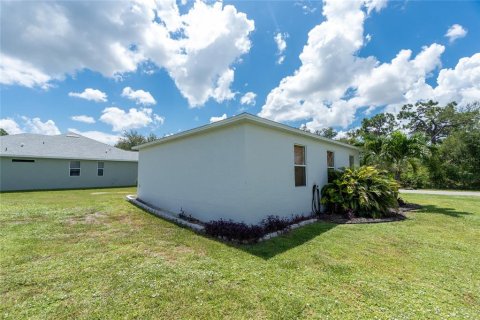 House in Englewood, Florida 3 bedrooms, 79.71 sq.m. № 1879095 - photo 30