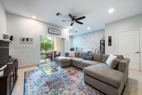 Townhouse in Margate, Florida 3 bedrooms, 165.09 sq.m. № 1862356 - photo 5