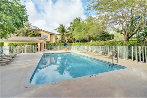 Townhouse in Margate, Florida 3 bedrooms, 165.09 sq.m. № 1862356 - photo 22