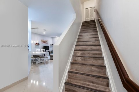 Townhouse in Margate, Florida 3 bedrooms, 165.09 sq.m. № 1862356 - photo 12