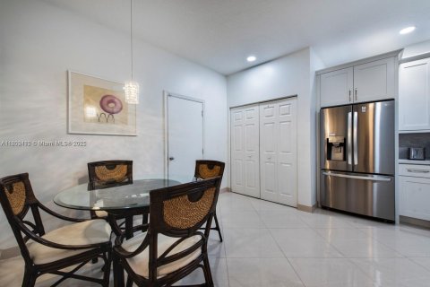 Townhouse in Margate, Florida 3 bedrooms, 165.09 sq.m. № 1862356 - photo 9