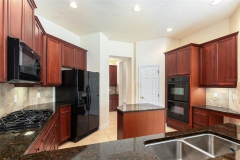 House in Windermere, Florida 4 bedrooms, 251.21 sq.m. № 2393790 - photo 11