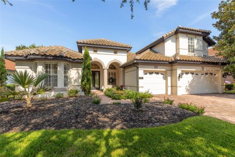 House in Windermere, Florida 4 bedrooms, 251.21 sq.m. № 2393790