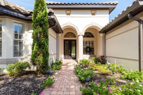 House in Windermere, Florida 4 bedrooms, 251.21 sq.m. № 2393790 - photo 2