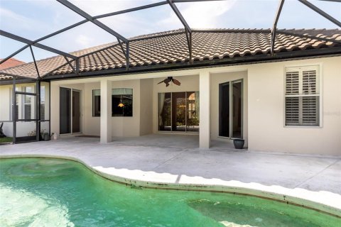 House in Windermere, Florida 4 bedrooms, 251.21 sq.m. № 2393790 - photo 26