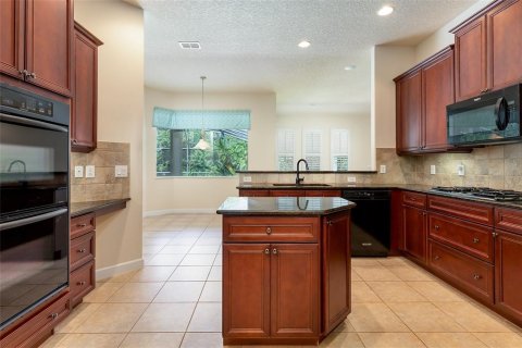 House in Windermere, Florida 4 bedrooms, 251.21 sq.m. № 2393790 - photo 10