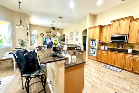 Casa en venta en West Palm Beach, Florida, 4 dormitorios, 289.67 m2 № 1935204 - foto 23