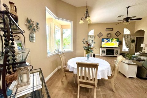 Casa en venta en West Palm Beach, Florida, 4 dormitorios, 289.67 m2 № 1935204 - foto 26