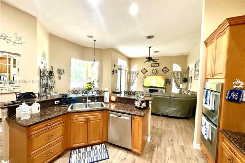 Casa en venta en West Palm Beach, Florida, 4 dormitorios, 289.67 m2 № 1935204 - foto 21