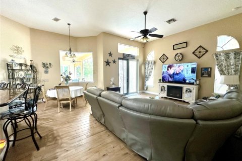 Casa en venta en West Palm Beach, Florida, 4 dormitorios, 289.67 m2 № 1935204 - foto 30