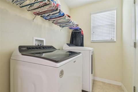 House in Ruskin, Florida 4 bedrooms, 196.67 sq.m. № 1808630 - photo 21
