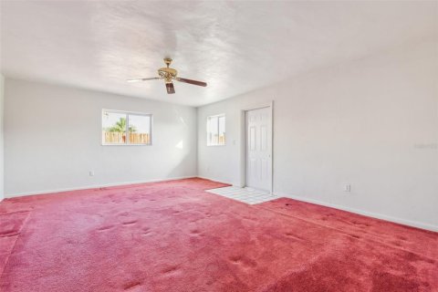 House in Miami, Florida 3 bedrooms, 216.28 sq.m. № 1851814 - photo 22