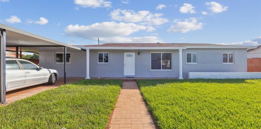 House in Miami, Florida 3 bedrooms, 216.28 sq.m. № 1851814