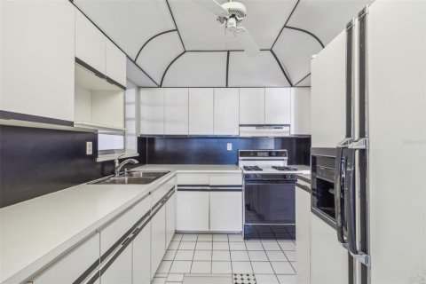 House in Miami, Florida 3 bedrooms, 216.28 sq.m. № 1851814 - photo 16