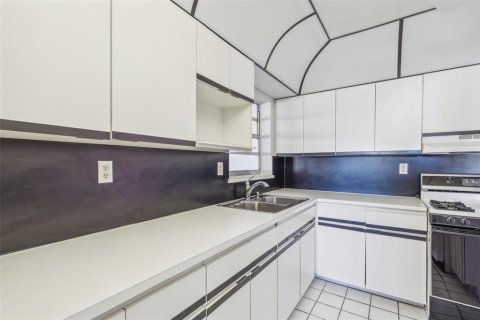 House in Miami, Florida 3 bedrooms, 216.28 sq.m. № 1851814 - photo 17