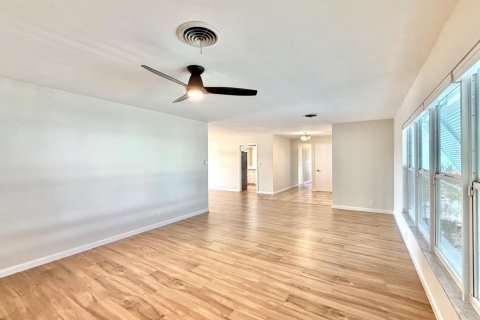 Villa ou maison à vendre à Vero Beach, Floride: 3 chambres, 218.32 m2 № 2439170 - photo 3