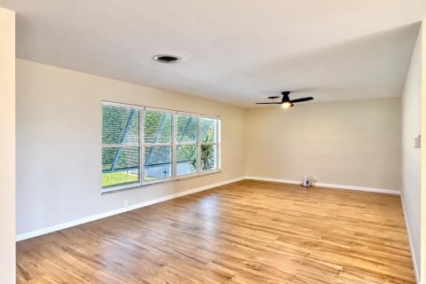 Villa ou maison à vendre à Vero Beach, Floride: 3 chambres, 218.32 m2 № 2439170 - photo 4