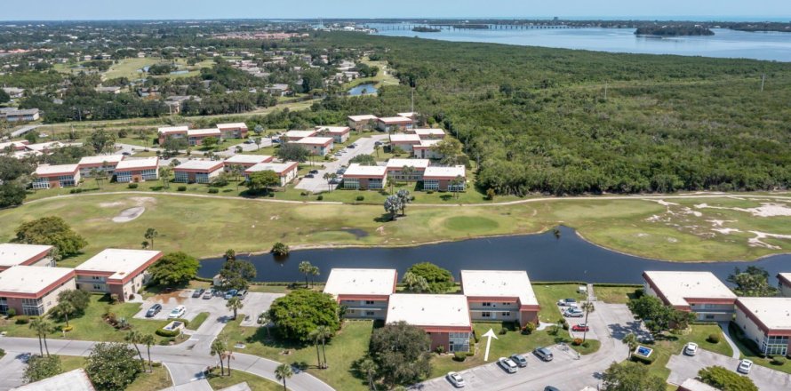 Condo in Vero Beach, Florida, 2 bedrooms № 1178576