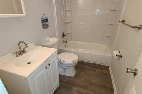 Villa ou maison à vendre à Tampa, Floride: 3 chambres, 75.44 m2 № 2342189 - photo 9