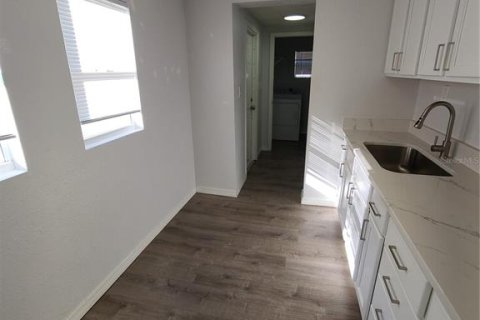 Villa ou maison à vendre à Tampa, Floride: 3 chambres, 75.44 m2 № 2342189 - photo 6